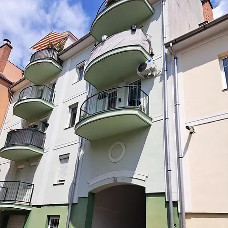Bb21 - Centre * Eger
